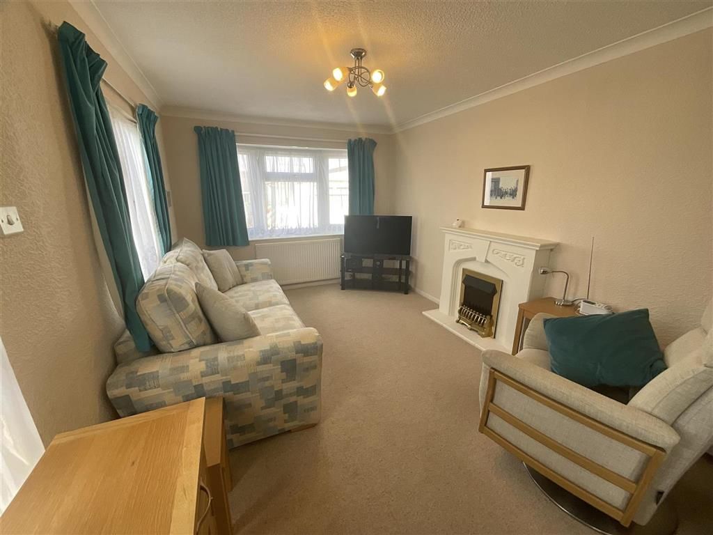 Property photo 3 of 7 Living Room