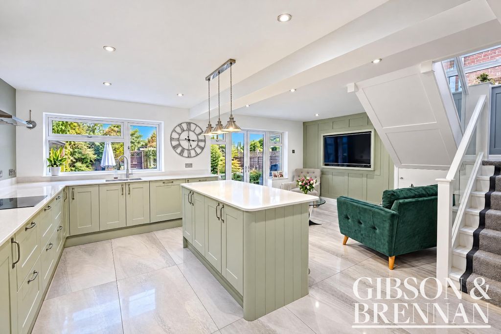 Property photo 2 of 45 5560191