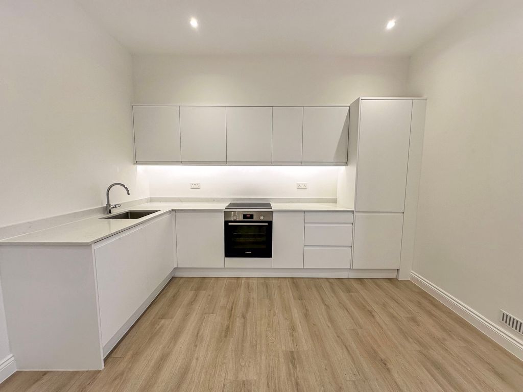 Property photo 3 of 9 Photo 9