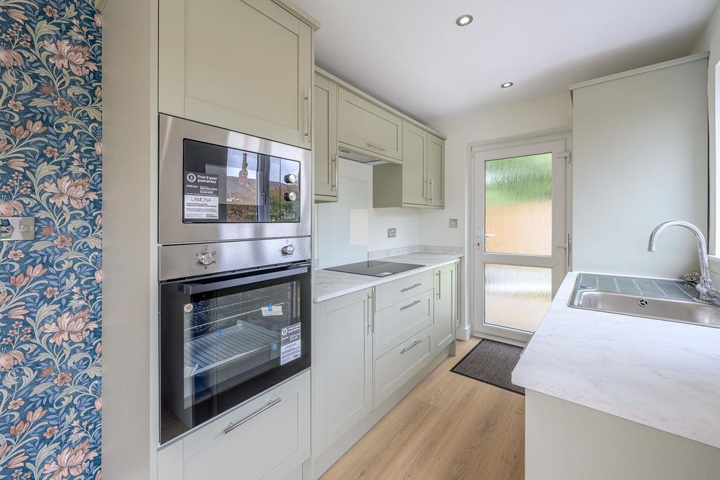 Property photo 3 of 23