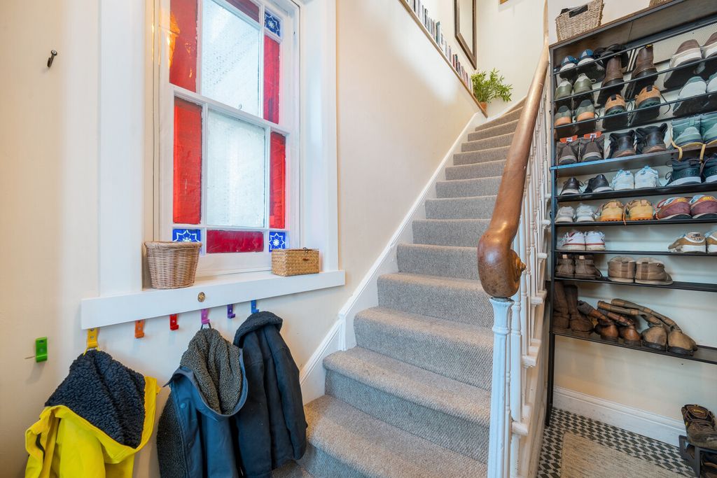 Property photo 2 of 27 Picture No. 20