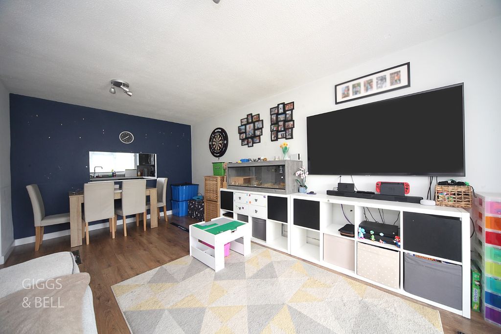 Property photo 2 of 22 5040571