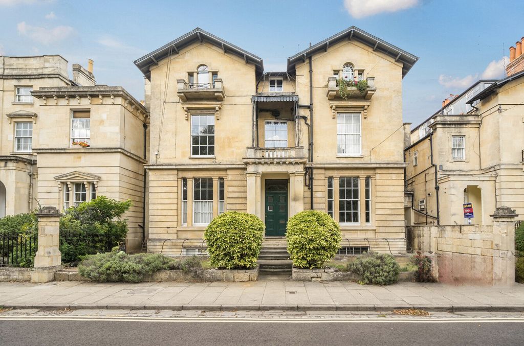 Property photo 1 of 16 1348000-3-68c029d...