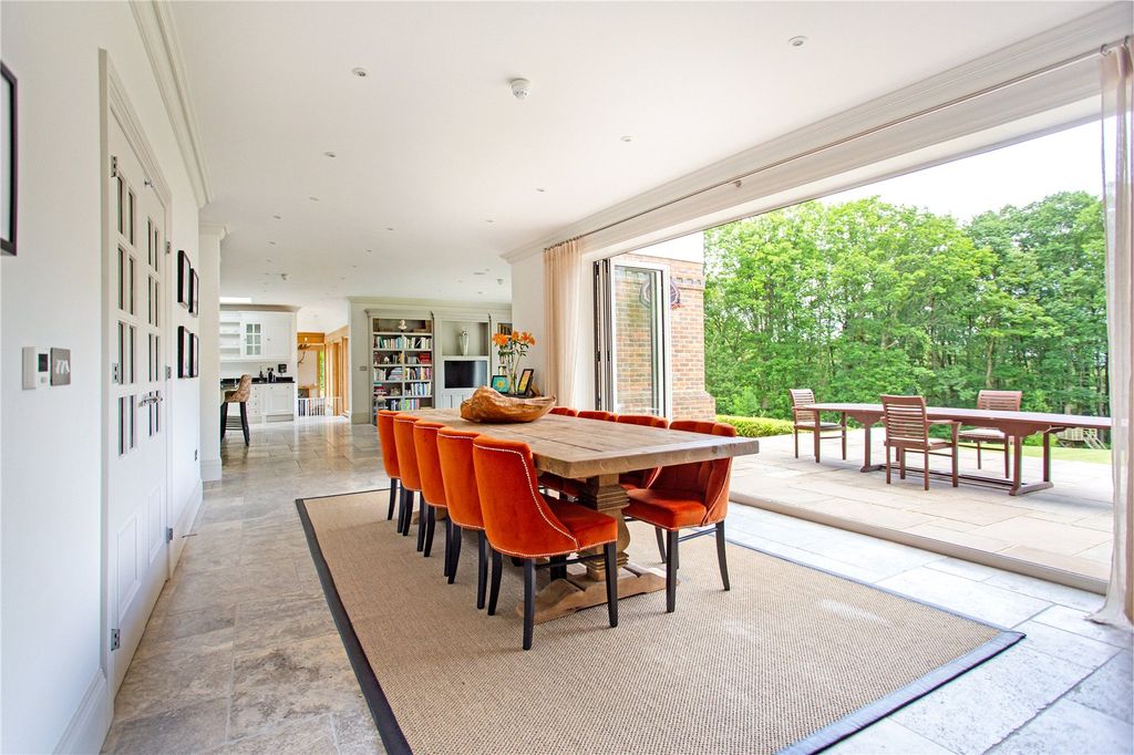 Property photo 2 of 47 Dining Room