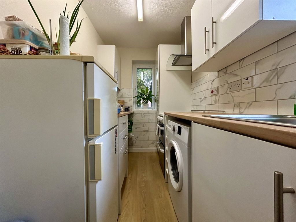 Property photo 3 of 8 Picture No. 10