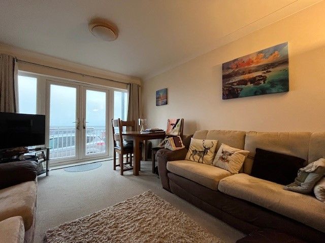 Property photo 2 of 13 Lounge