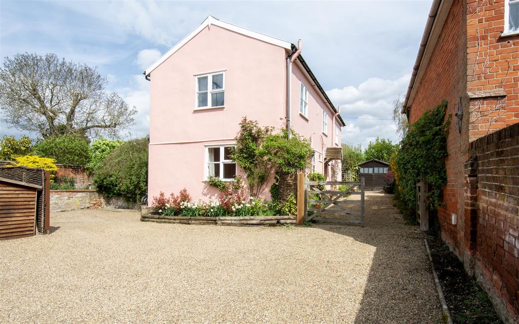 Property photo 1 of 18