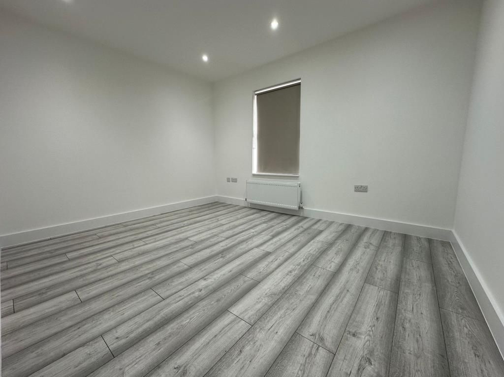 Property photo 3 of 8 Reception