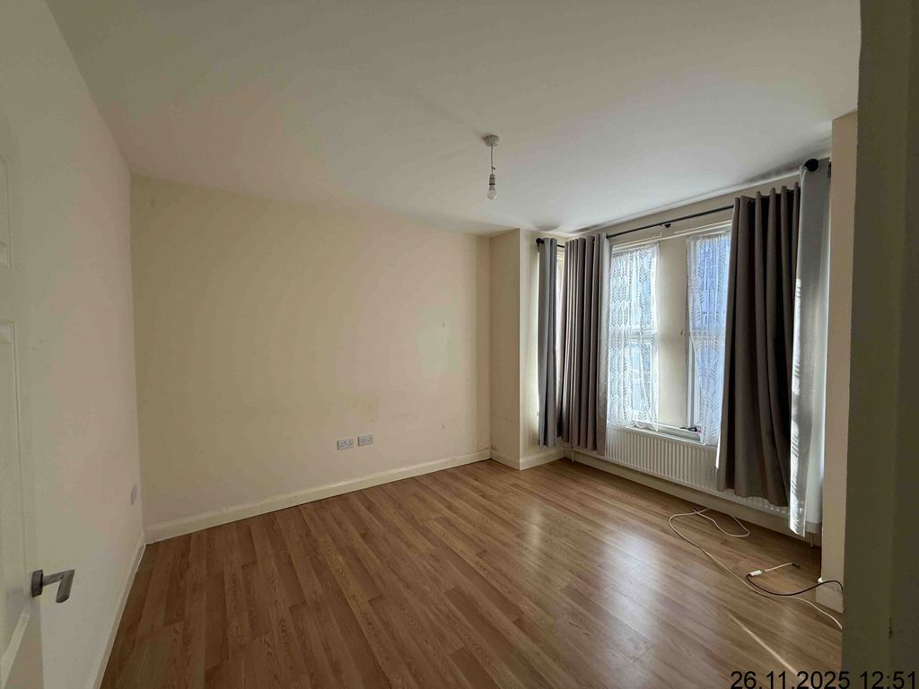 Property photo 2 of 11 Gallery