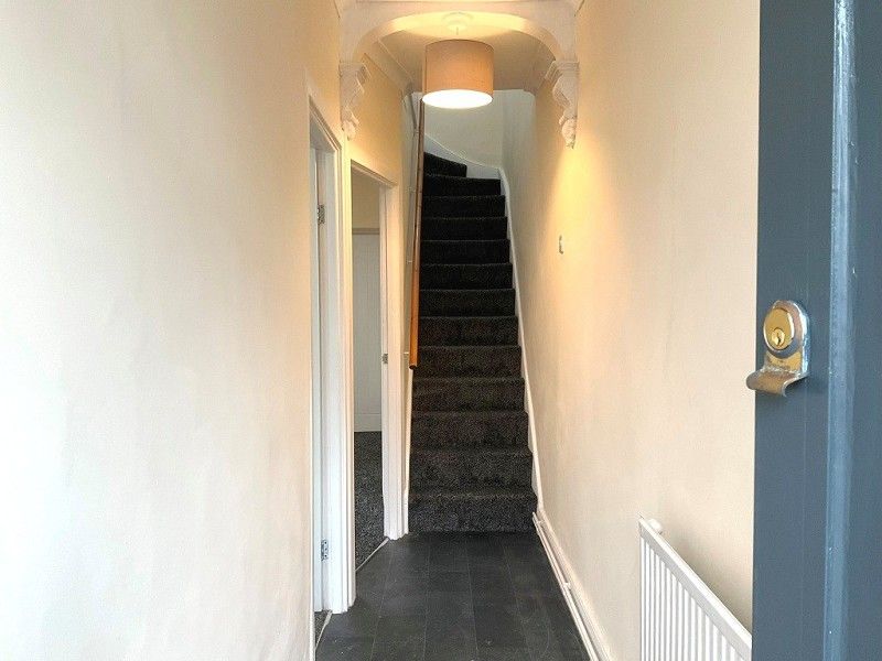 Property photo 2 of 21 Entrance Hall
