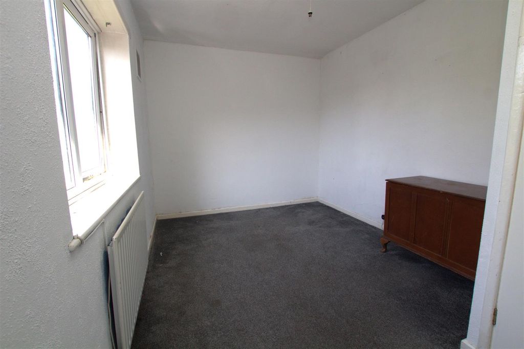 Property photo 3 of 11 Coledale 3rd Bedroom .Jpg