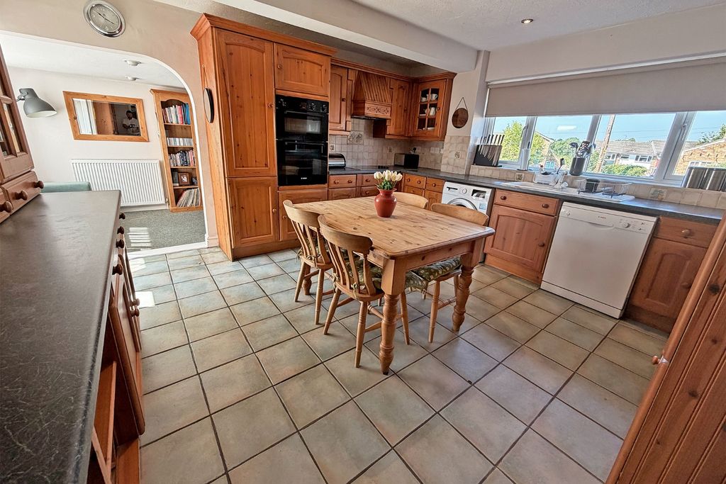 Property photo 3 of 12 5313387