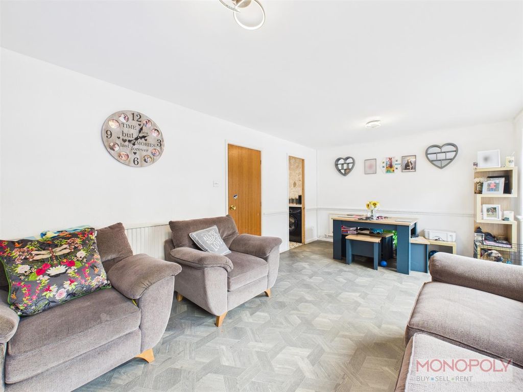 Property photo 3 of 14 Cam04439G0-Pr0198-Still009.Jpg