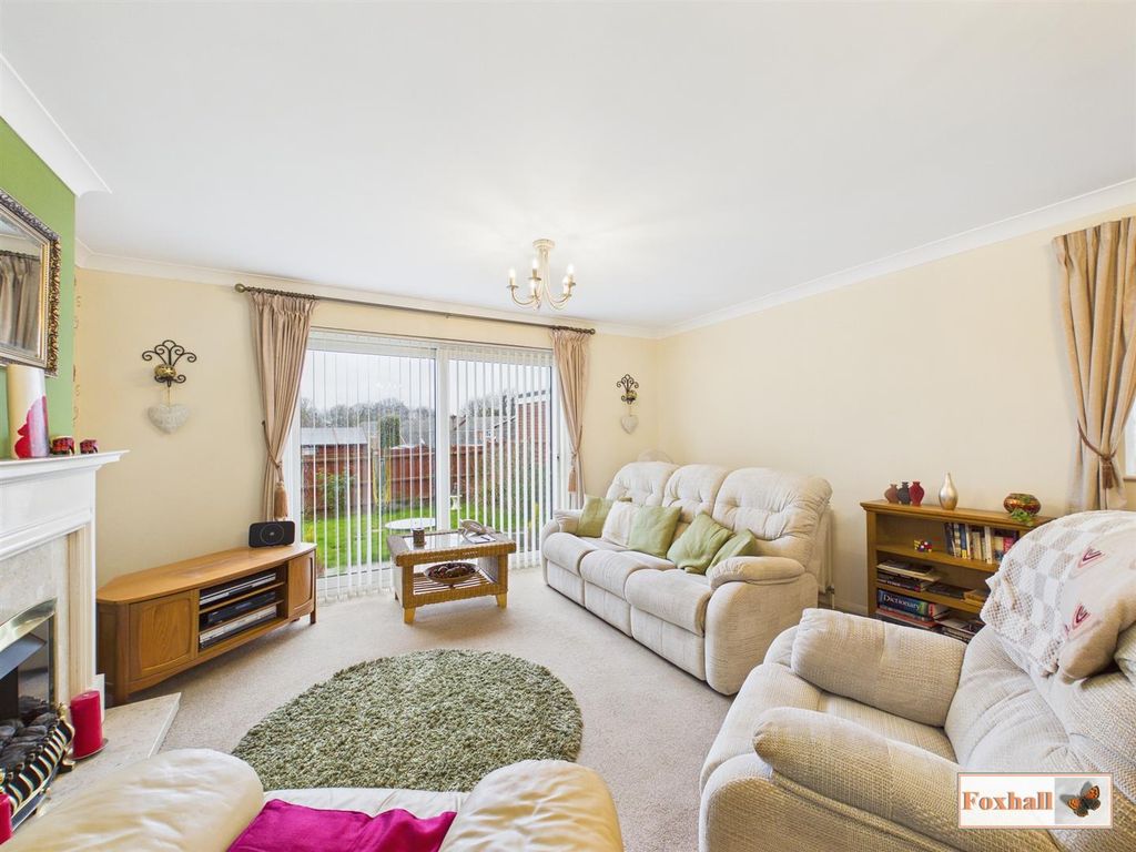 Property photo 1 of 17 Lounge/Diner