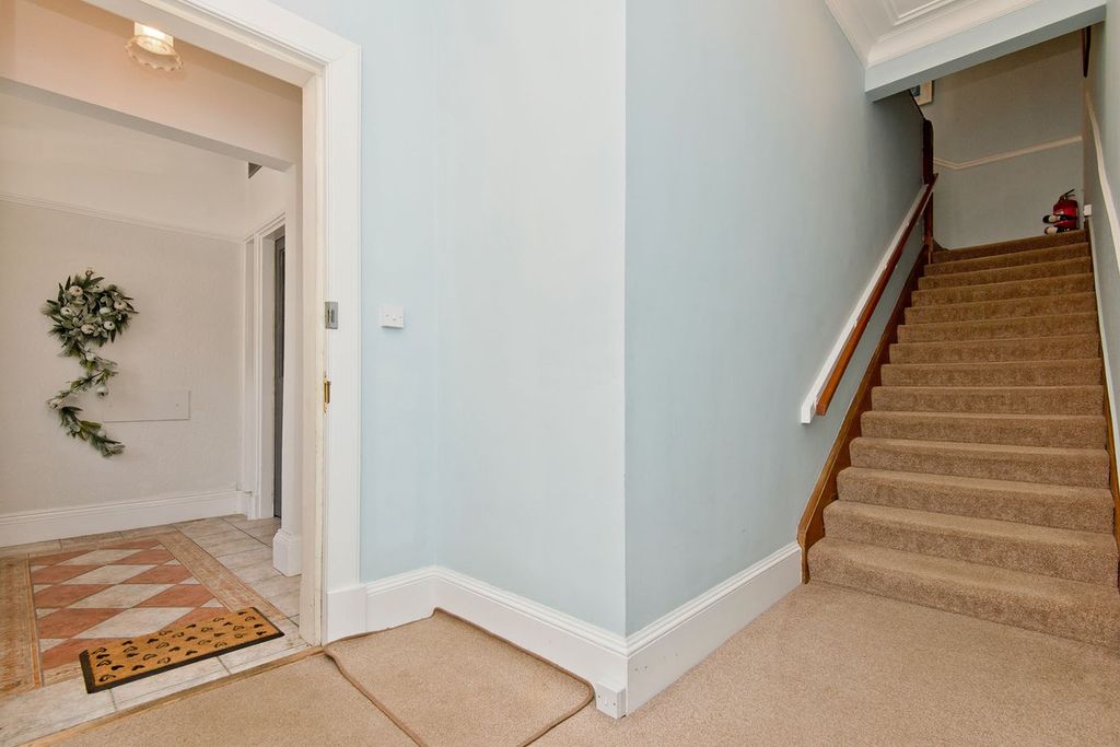 Property photo 2 of 26