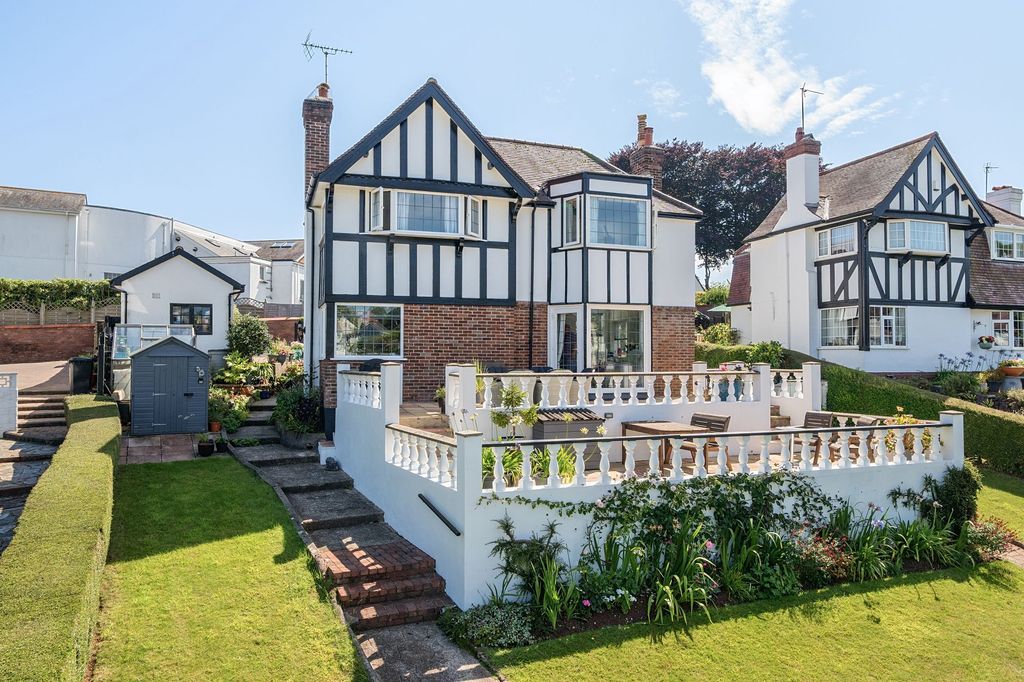 Property photo 1 of 40