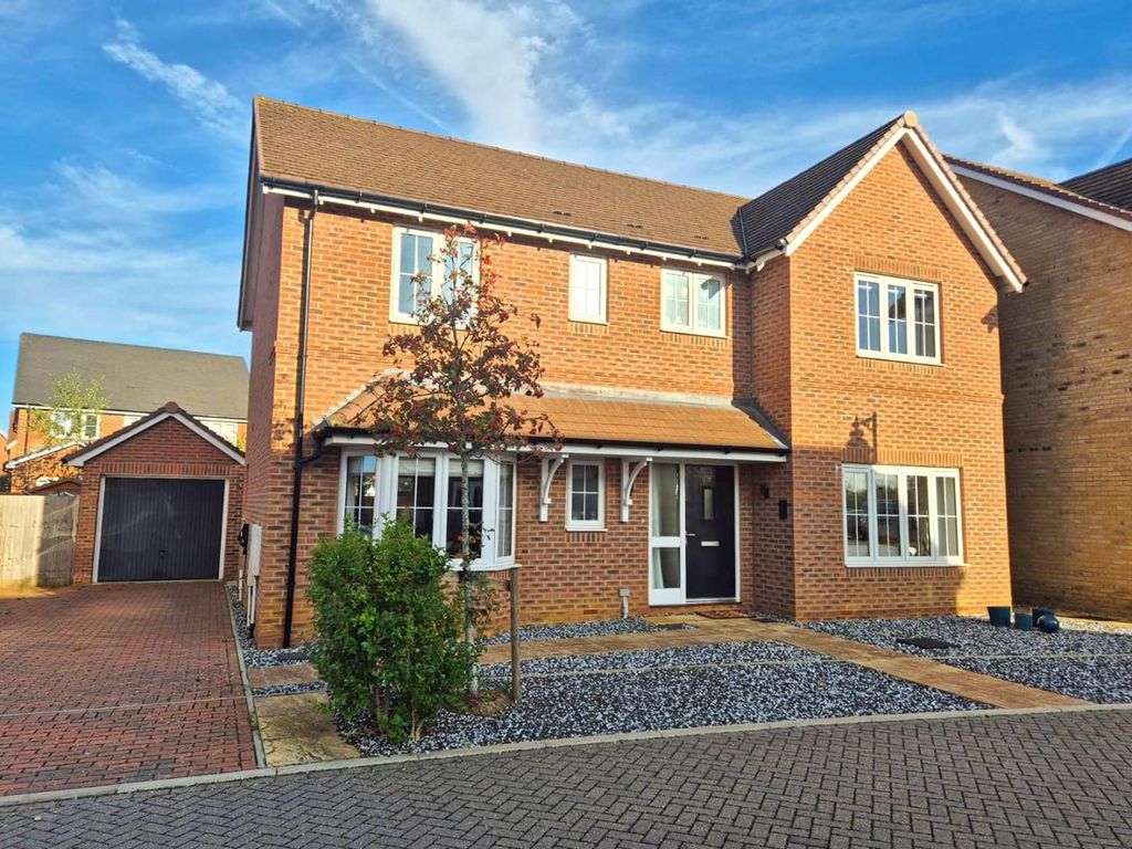 Property photo 1 of 30 7 Lewis New Front A_Inpixio.Jpg