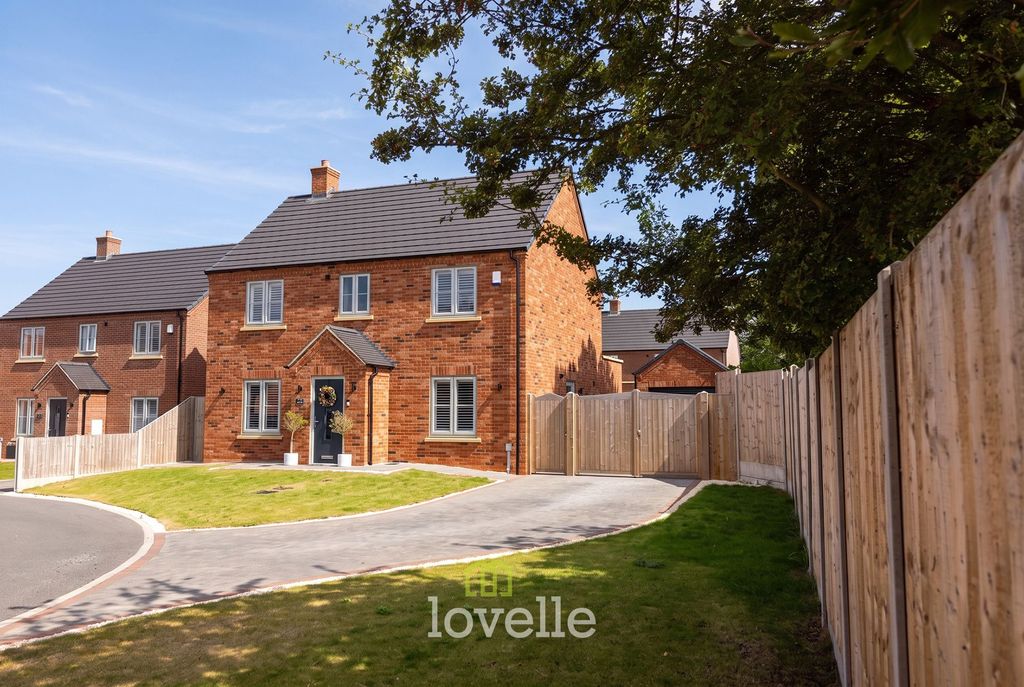 Property photo 1 of 32