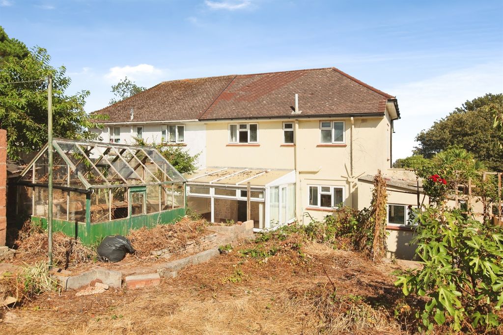 Property photo 3 of 20