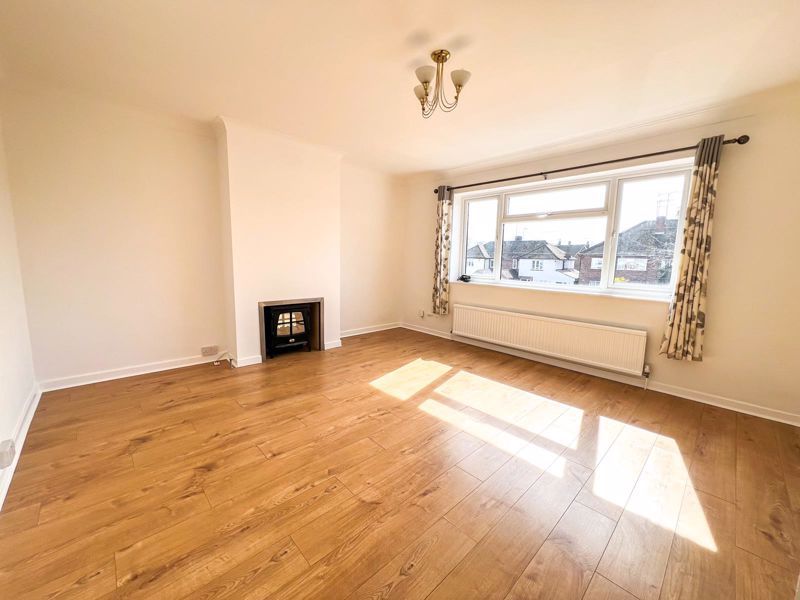 Property photo 1 of 8 Photo 9