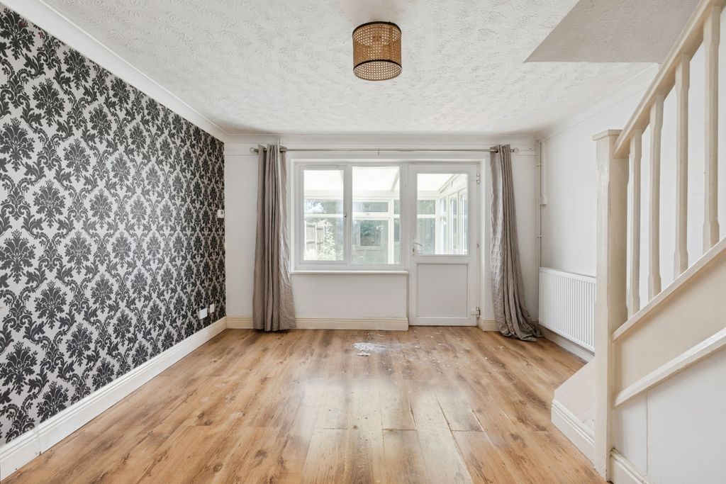 Property photo 3 of 16 Pbox-Img.Jpg