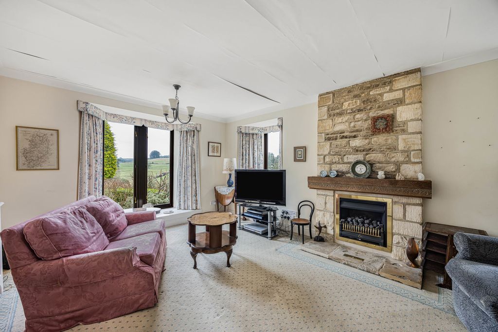 Property photo 3 of 25 Sitting Room
