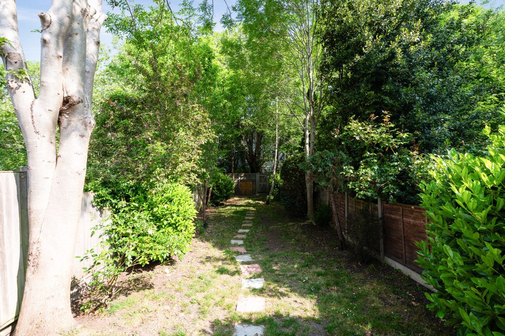 Property photo 3 of 23 Picture No. 33