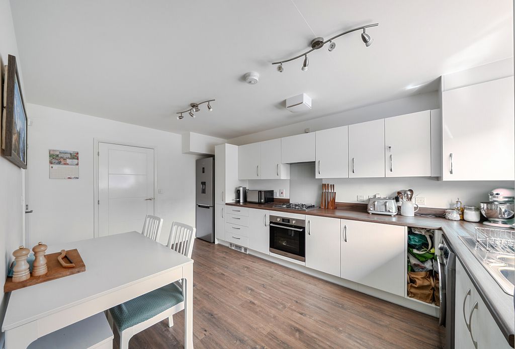 Property photo 3 of 12 1495815-9-6A5F515...