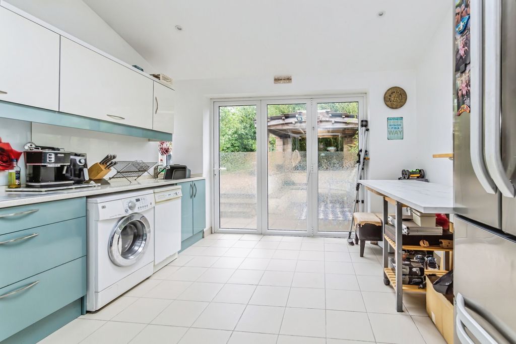 Property photo 2 of 16 Kitchen