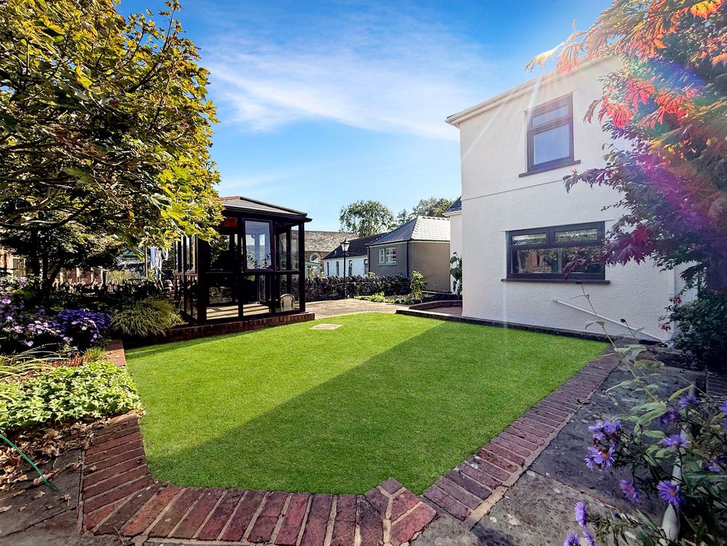 Property photo 1 of 32