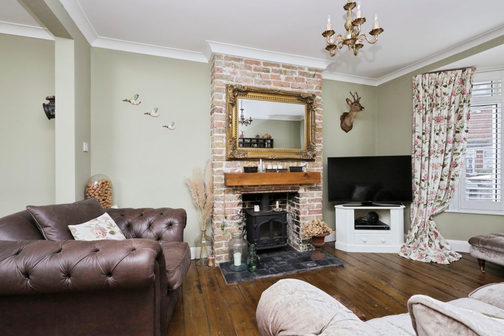 Property photo 3 of 15
