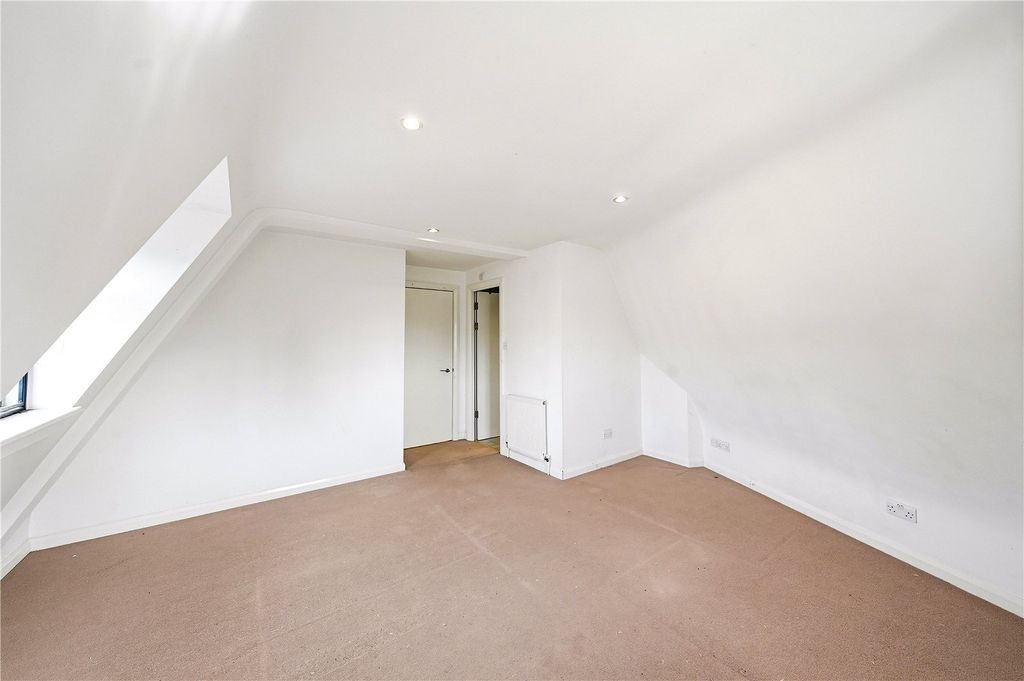 Property photo 3 of 16 Picture No. 22