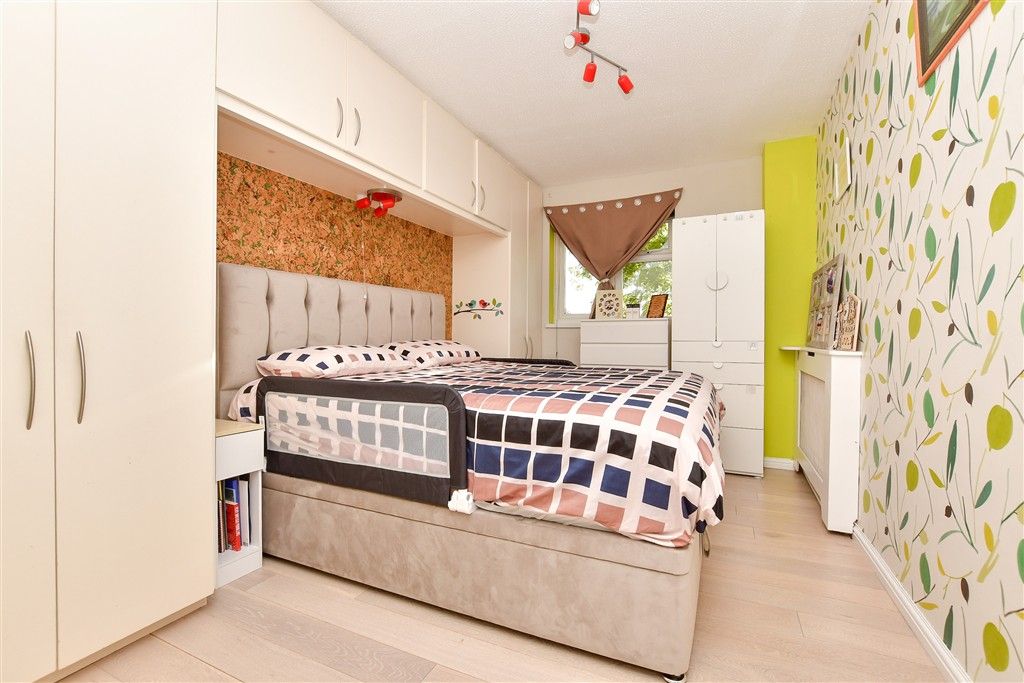 Property photo 3 of 11 Bedroom