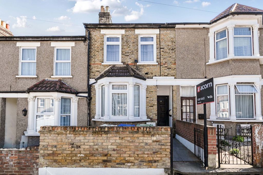 Property photo 1 of 18 External