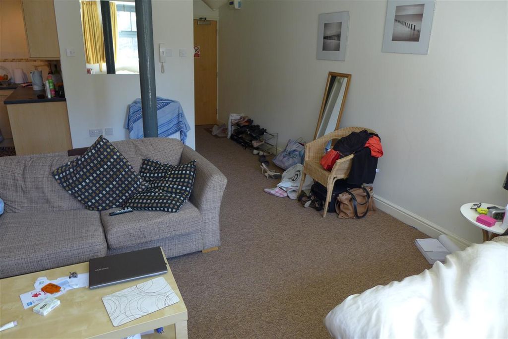 Property photo 3 of 9