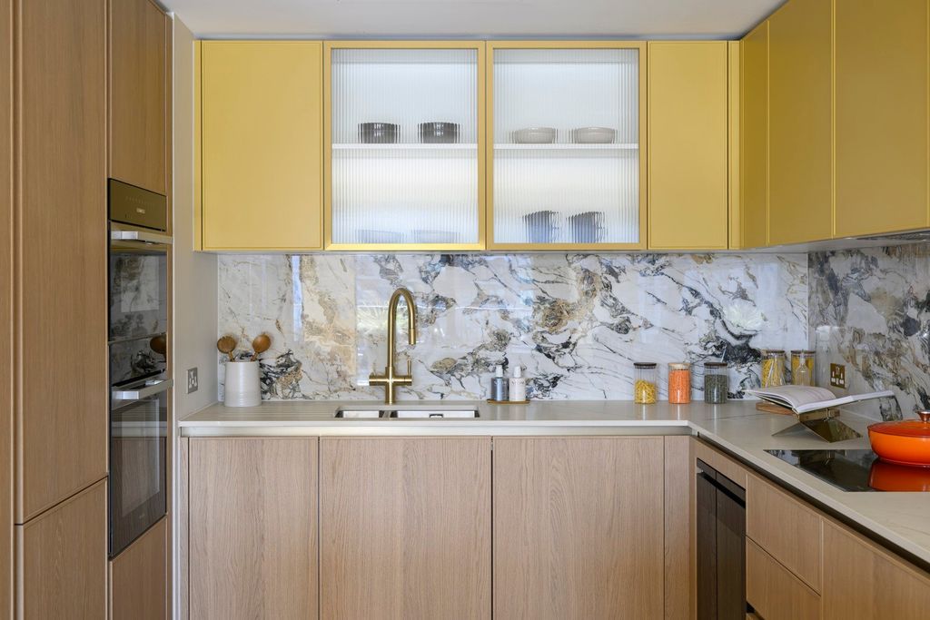 Property photo 1 of 20 Kitchen