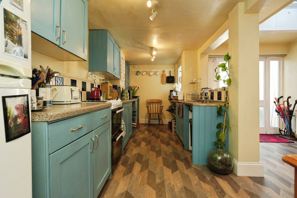 Property photo 2 of 29