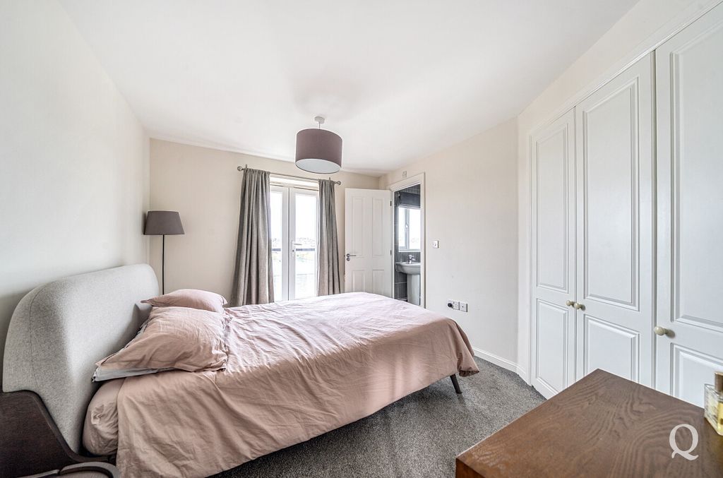 Property photo 2 of 17 5494c529-A9B9-4Da...