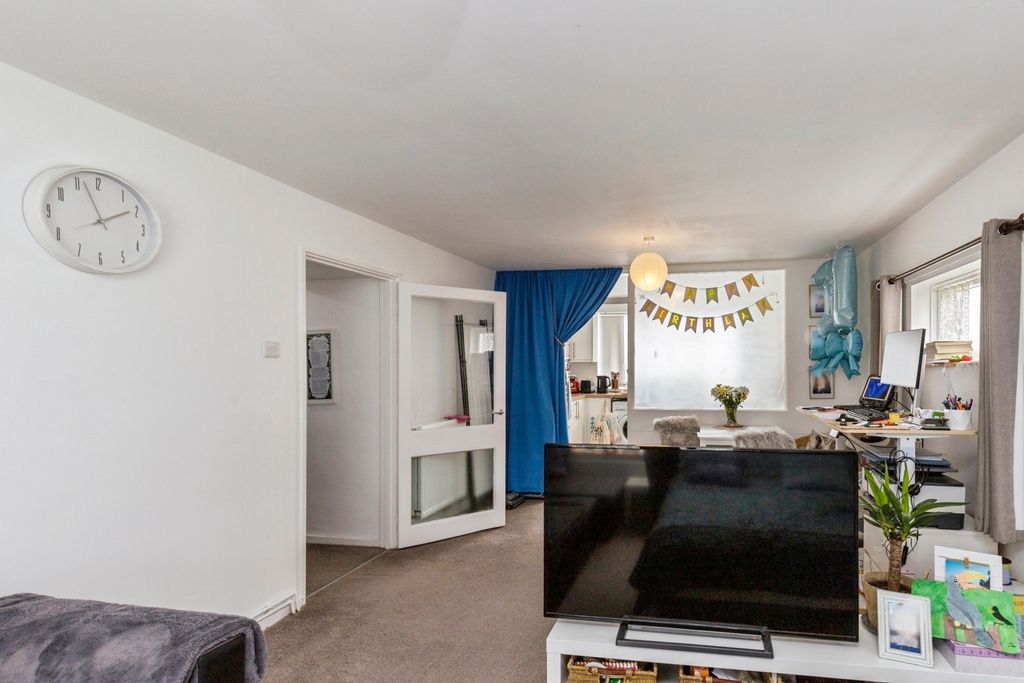 Property photo 1 of 11 Pbox-Img.Jpg
