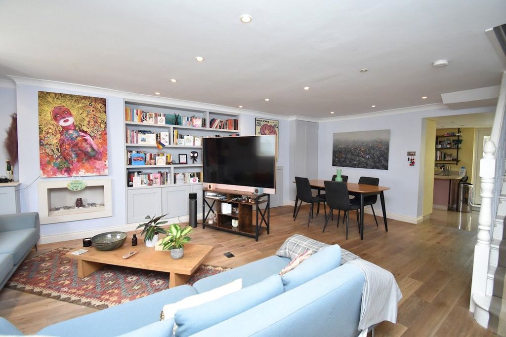 Property photo 1 of 14 Picture No. 01