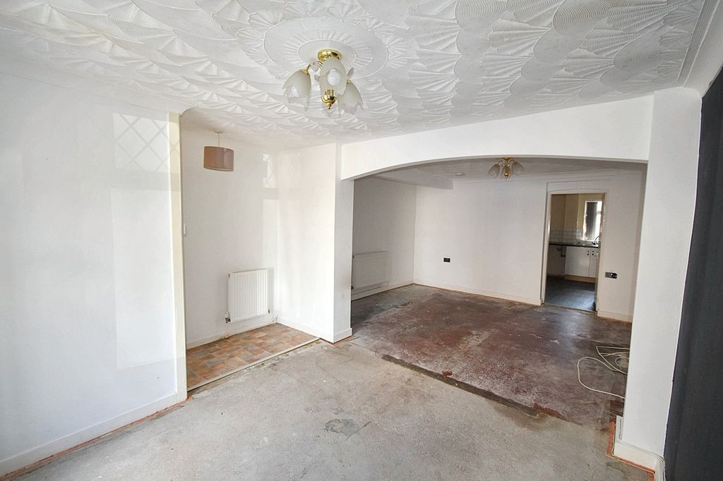 Property photo 2 of 21