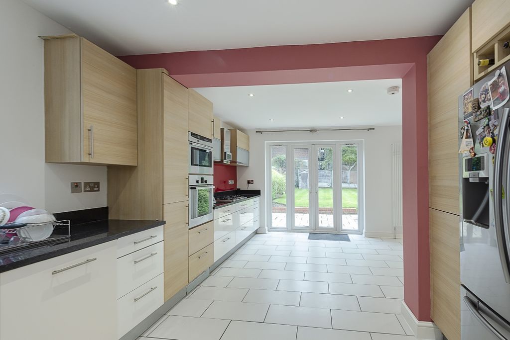 Property photo 2 of 9 2