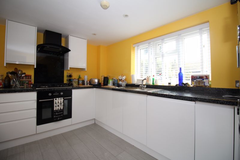 Property photo 1 of 11 Photo 10