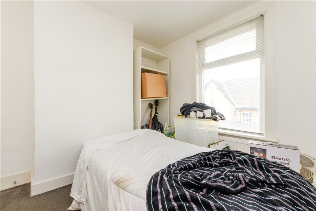 Property photo 1 of 5 Bedroom 1