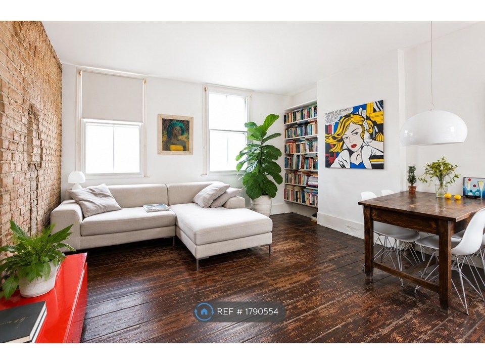Property photo 1 of 10 Living Room