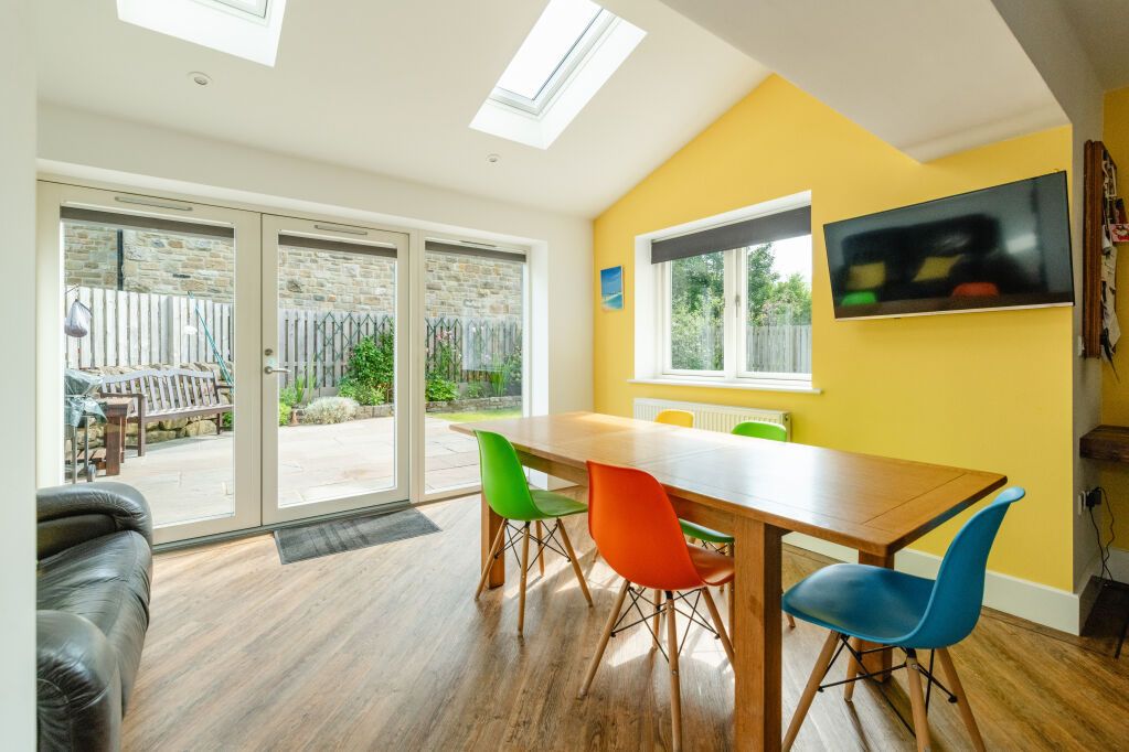 Property photo 3 of 21 Dining Area