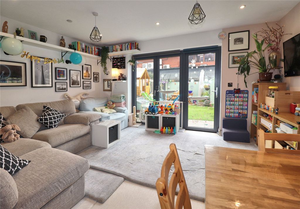 Property photo 2 of 18 Picture No. 02