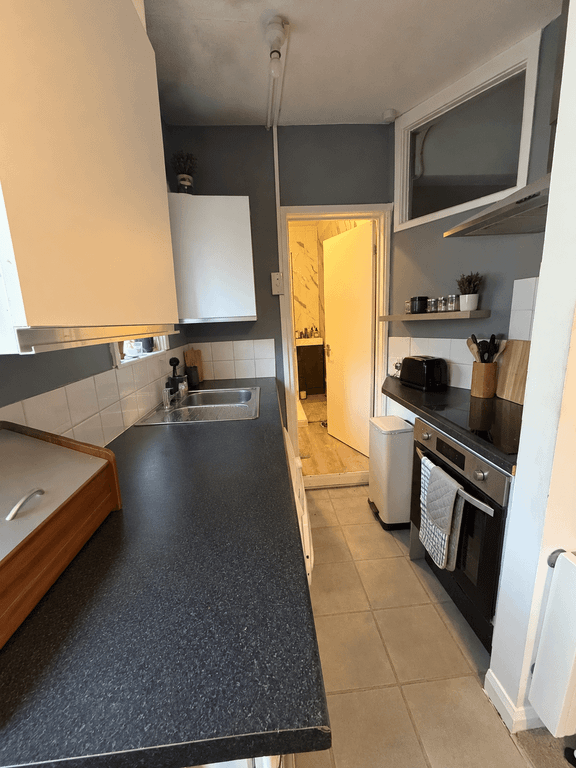 Property photo 2 of 5 Kitchen