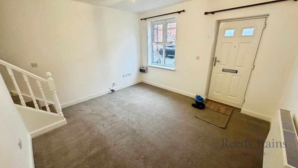 Property photo 2 of 11 Lounge