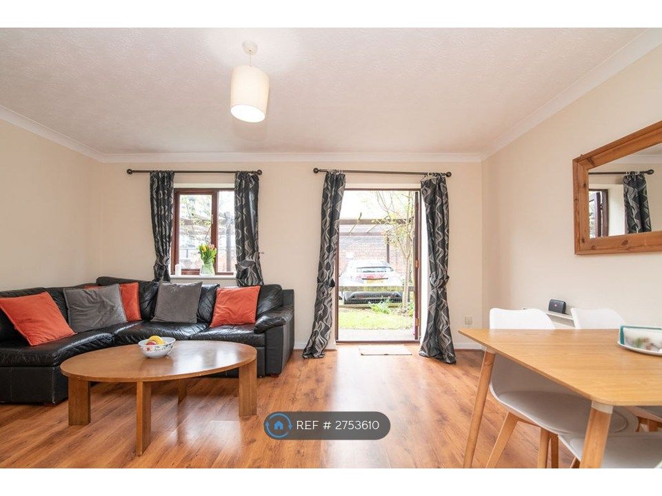 Property photo 3 of 10 Living/Dining Room